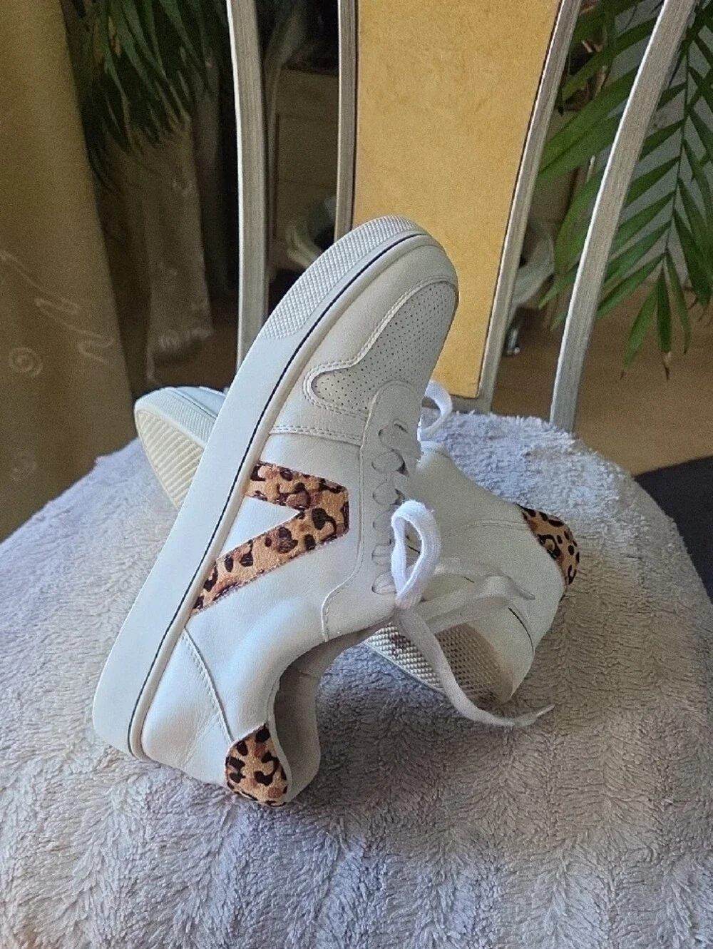 Mia Leopard Accent Sneakers ♥️